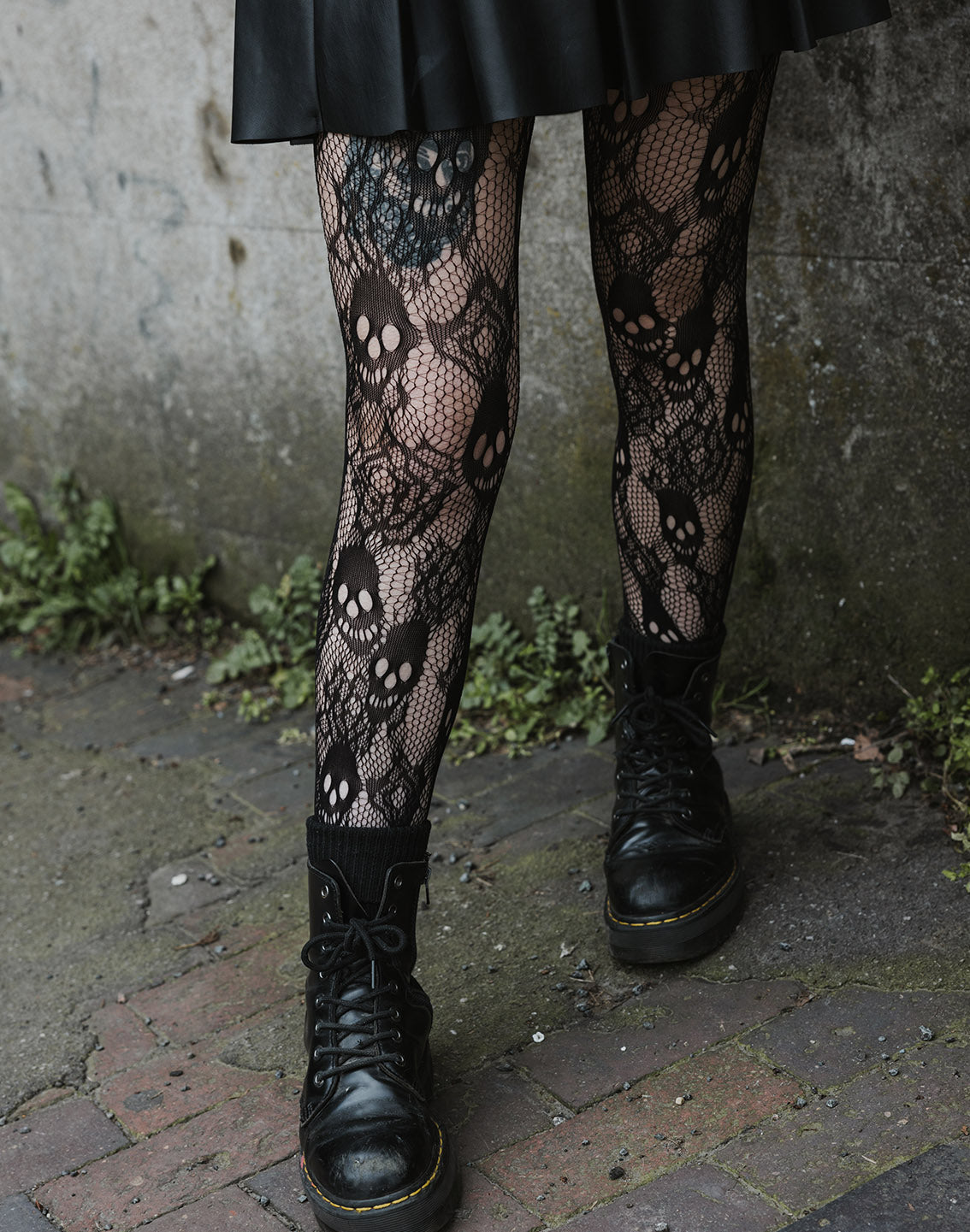 Rose & Skull Net Tights