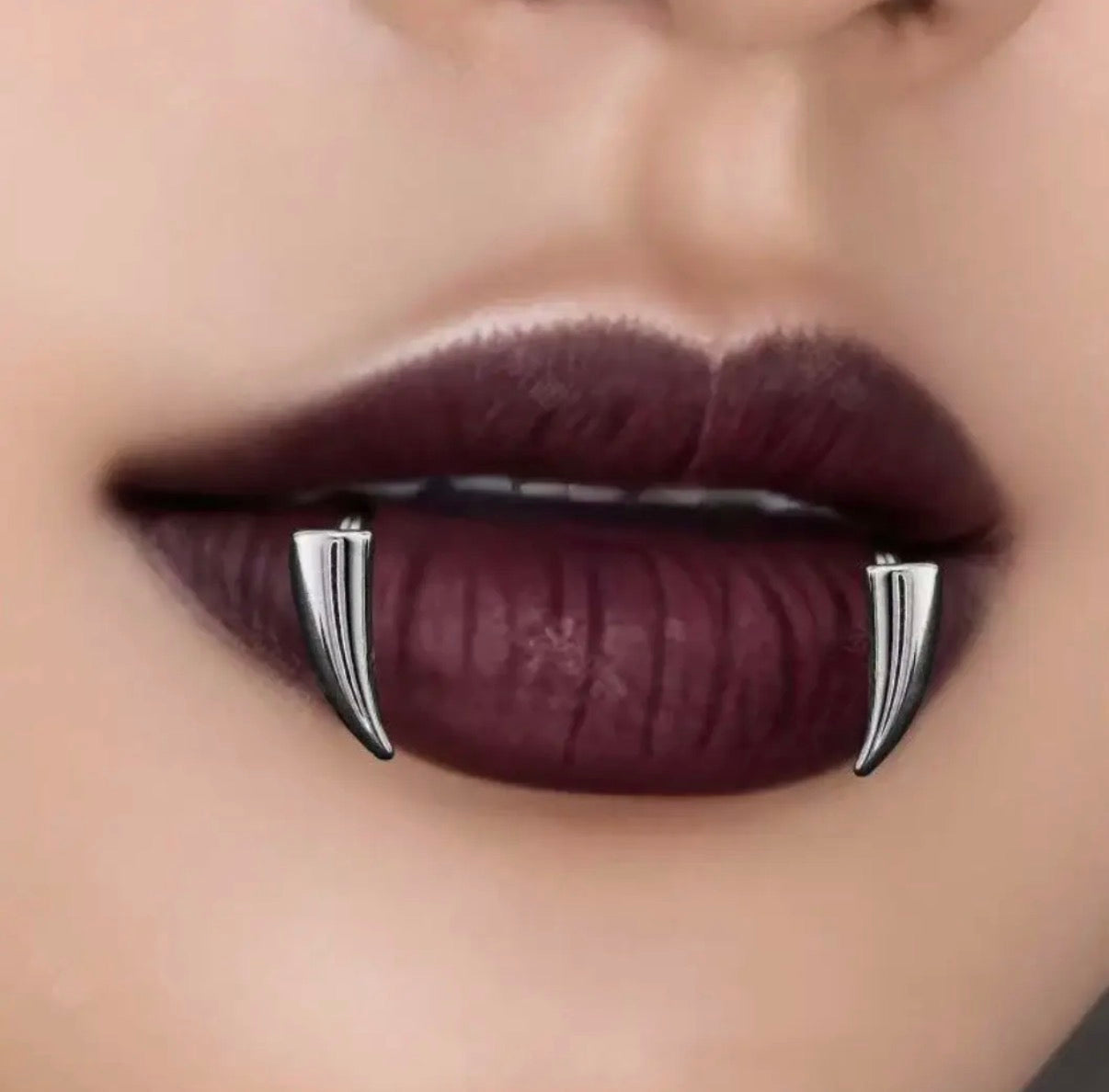 Lip Fangs